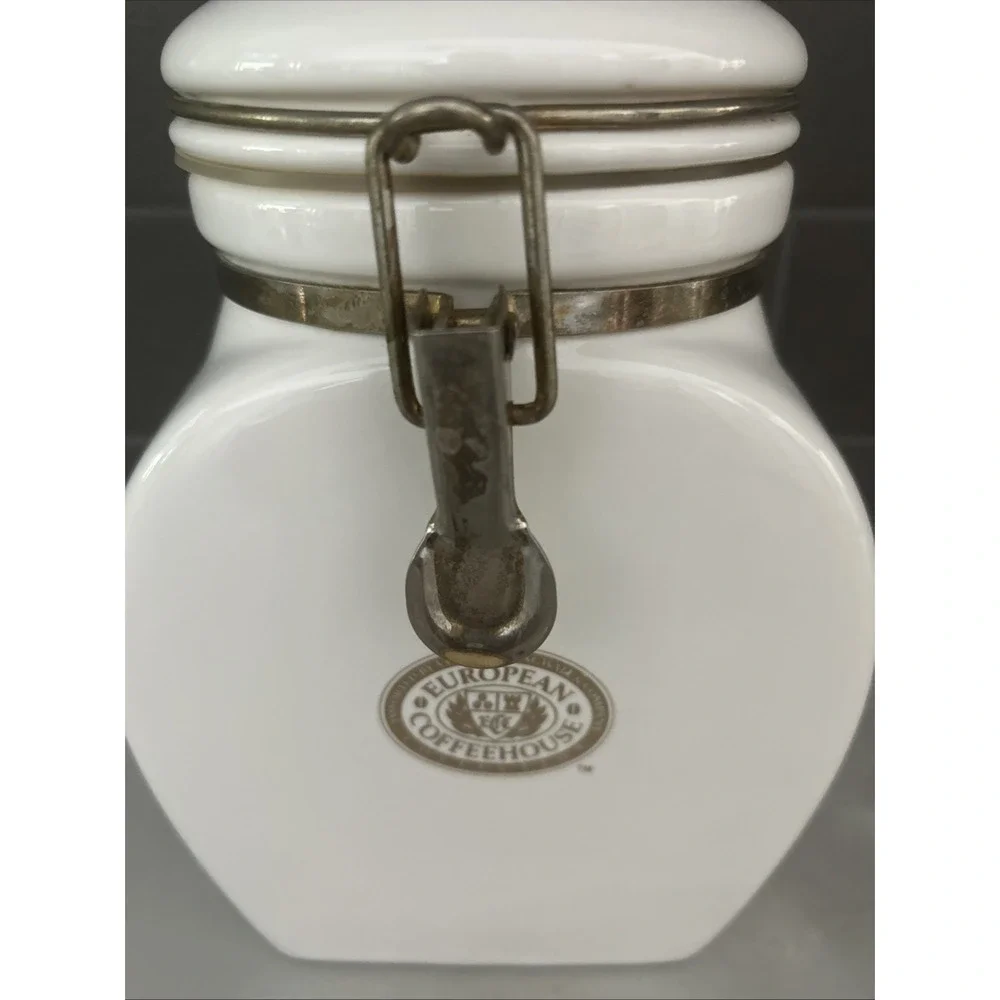 Vintage European Coffeehouse Collection White & Gold Ceramic Canister 8 3/8